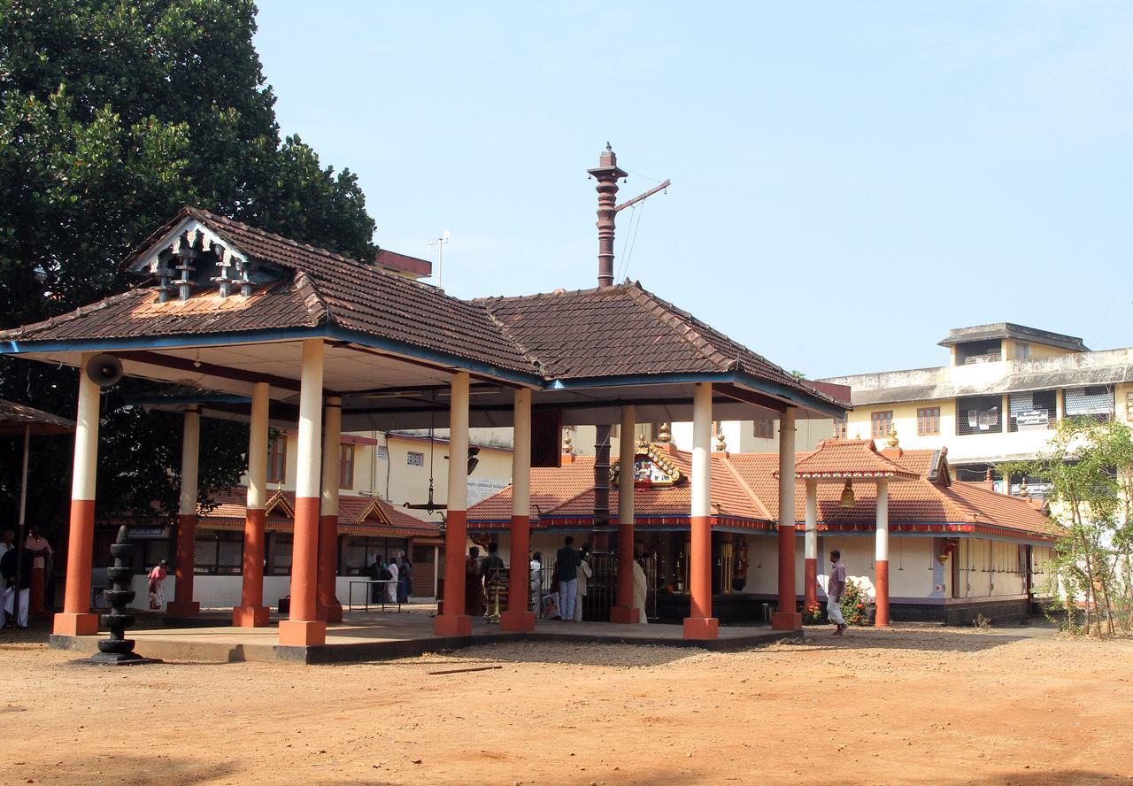 Swades Residency Hotel Cheruvalli Esterno foto